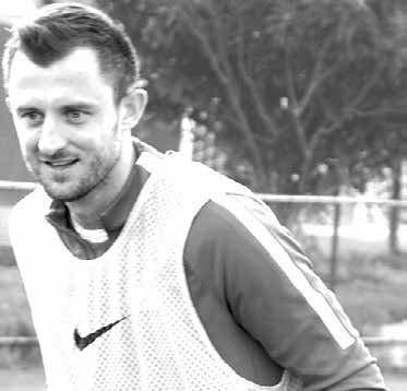 Když ale doplníme k příjmení Krejčí křestní jméno Jiří a přidáme fotbalovou vizitku, ve které je zapsáno 225 ligových startů vyšperkovaných 8 brankami a zkušenostmi ze zahraničních klubů Soluně,