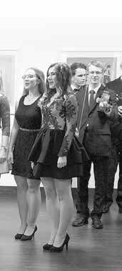 Tento školní ples se každoročně neobejde bez typického předtančení studentů, jež na píseň I believe in you od Celine Dion secvičila Lenka Kraváčková.