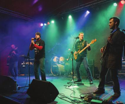 studentské akce SitSit, hudební festival Rock@FIT, ples a spousty dalších