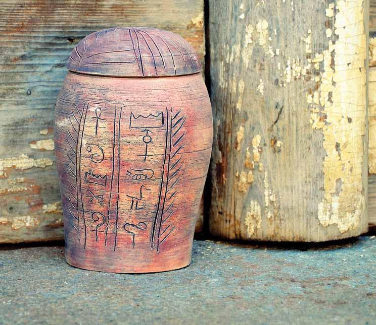 Egyptská kanopa autor, foto / lenka šustrová TOČENÍ na kruhu TIP Tím, že nanášíme oxidy už před přežahem, se zataví