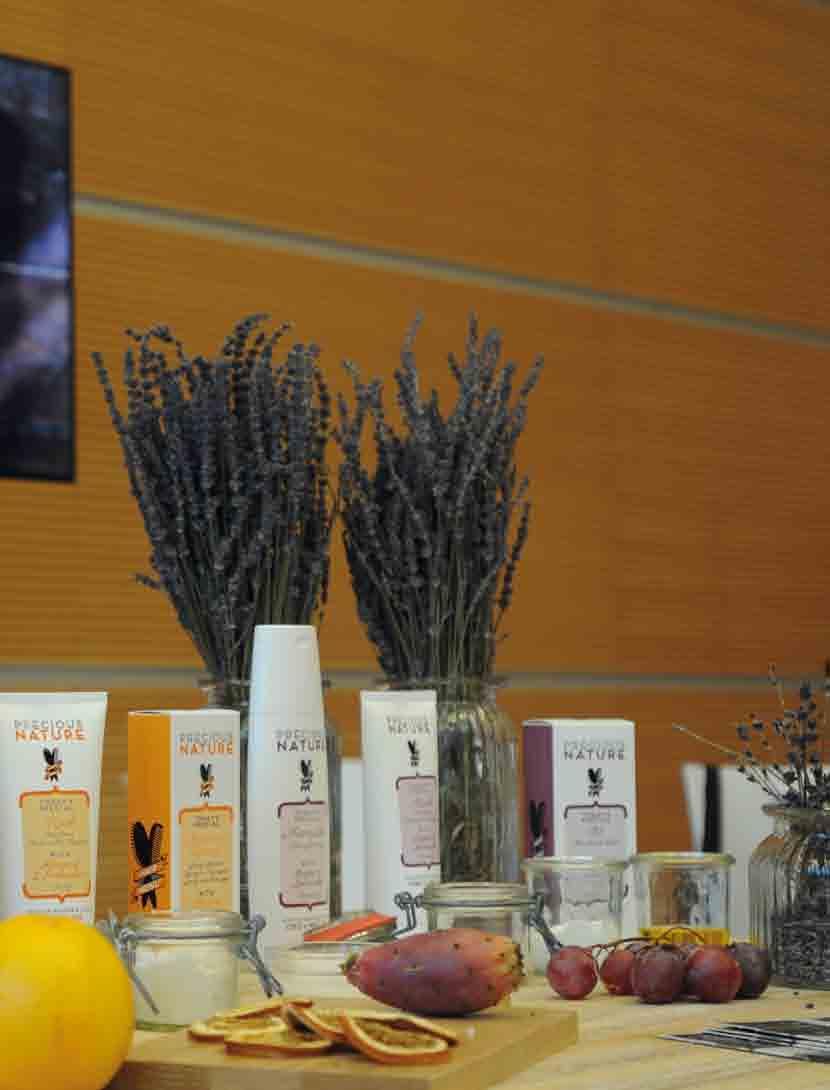 o OBSAHUJE Fíky a ořechy Druhá řada je určena pro klientky, které trápí suché, křehké vlasy, a které