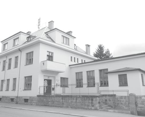 7 PŘIPRAVUJEME Připravované projekty města Česká Lípa Výměna oken na objektech Mateřské školy v ulici Eliášova a v tělocvičně při Základní škole Pátova Na letošní letní prázdniny město připravuje