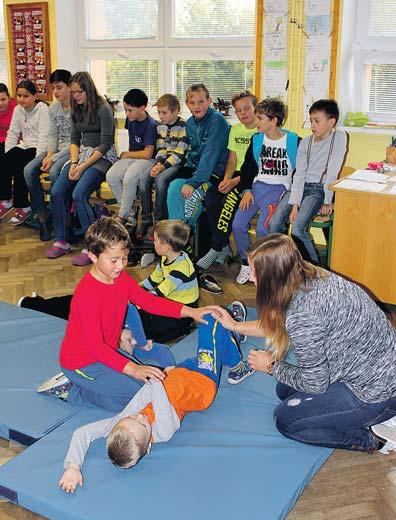 strana 2 Kdyňsko 6/2016 Brnířovští si prohlédli relikviář sv. Maura Plně obsazený autobus (65 míst) vyjel v září z brnířovské návsi.