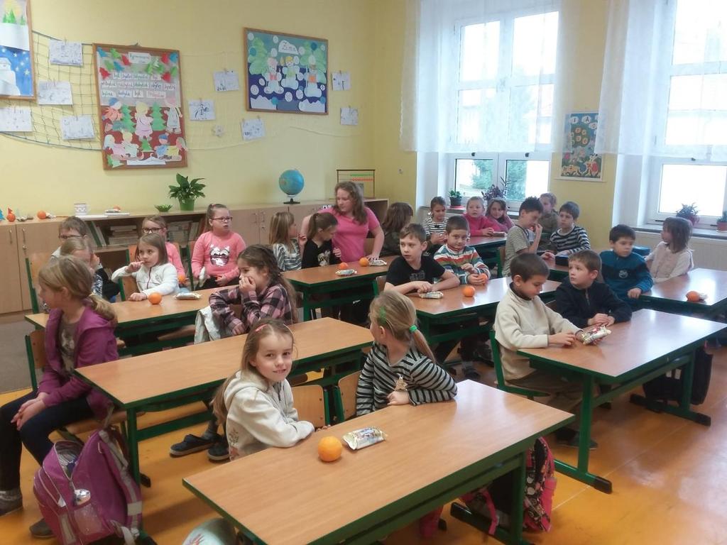 Třešňákové a Lence Zýkové. Děkuji jim za všechno, co pro školu dělají. Protože dobrou školu nedělá ředitel. Dobrou školu dělají ti ostatní.