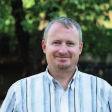 Na jaře strávil veškerý volný čas v ulicích při diskusích s občany. VIKTOR LOJÍK Rodák ze Zahradního Města.