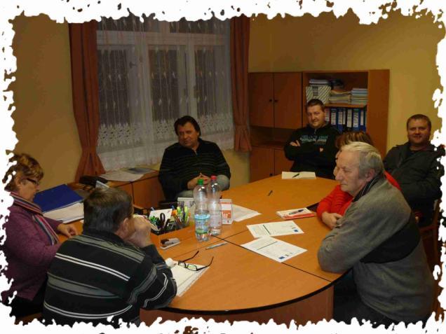 Uchovejte si tyto slavnostní chvíle z vánočních a novoročních svátků po celý rok, mějte se rádi, mějte rádi naši obec a zachovejte si úctu jeden k druhému.