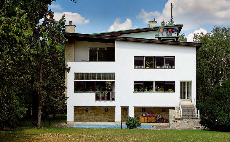 Vila Ernsta Löwita místo: Heřmanův Městec ulice Jiráskova 588 autor: Bohuslav Fuchs realizace: 1936 Vila vy robce luxusní obuvi náleží ke skupině pozdně