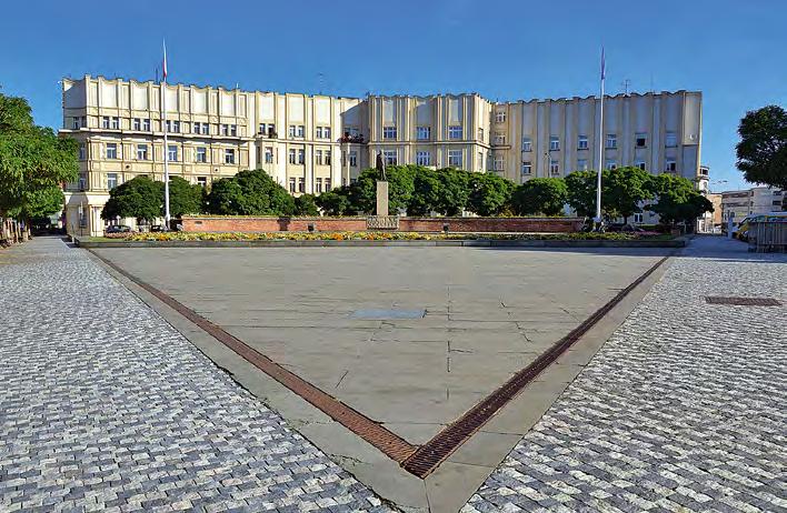 Pro vy voj c eské architektury za první republiky bylo du ležité předválec né období kubismu. Právě v c esky ch zemích se zásady kubismu velice originálním zpu sobem prosadily také v architektuře.