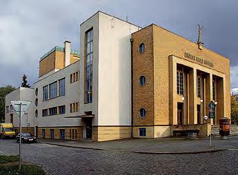 Předevs ím s lo ale o jakousi národní verzi stylu art deco, ktery tehdy dominoval evropské architektuře.