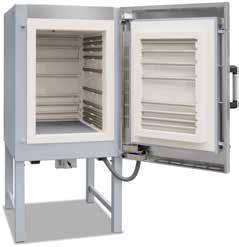 Standardní provedení komorových pecí Funkce N 40 E N 100 E N 140 E N 280 E N 500 E N 100 NW 300/H N 440 NW 1500/H Strana katalogu 14 12-13 12-13 8-11 8-11 Vícevrstvá izolace s lehčenými žáruvzdornými