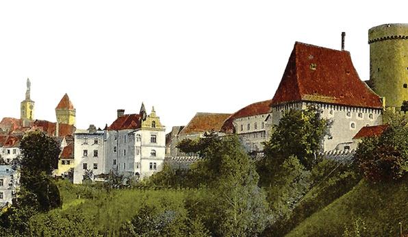 zveřejněny tiskem. Provede nás skrytými zákoutími spletitých uliček, a připomene nám Tábor jako město hornické a lázeňské.