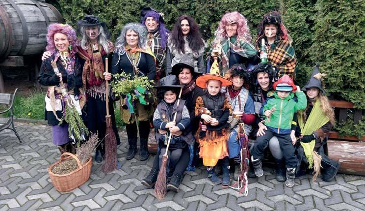 1 N Hugo Velikonoční výšlap Velikonoční svátky 2 P Erika Velikonoční svátky 3 Ú Richard volná herna 4 S Ivana 5 Č Miroslava 6 P Vendula Svoz plastového odpadu 7 S Heřman Hermína 8 N Ema 9 P Dušan 10