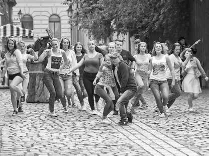 14 KULTURNÍ SERVIS Pondělí 8.