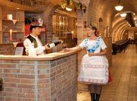 HOTEL ZÁMEČEK Vážení hosté, srdečně Vás zveme do našeho romantického hotelu, kde jsme pro Vás připravili tradiční velikonoční i jiné speciality a výborná vína.