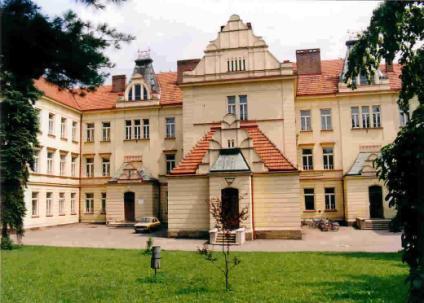 A protože jsem měla tu čest s kolegyní pí uč. Sarnovou ho založit a 2 roky aktivně managerovat, bedlivě ho sleduji.