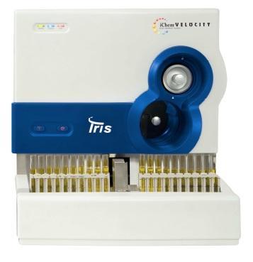 kyselina askorbová, glukóza, bílkovina, krev, leukocyty, dusitany. Specifická hmotnost moči je měřena refraktometricky bez použití testovacích stripů.
