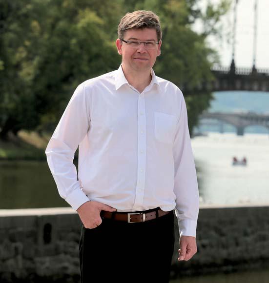 Pamatujete? Tak se podívejme, jak to zafungovalo. Město paralyzují dopravní omezení. Bytová výstavba se v podstatě zastavila, takže ceny bydlení rostou neuvěřitelně rychlým tempem.