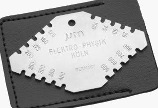 stupnice s uchováním namìøené hodnoty - robustní kovový obal precizního mìøicího systému, odolný proti mechanickým otøesùm, kyselinám a roztokùm - použití pøi teplotách od -10 C do 100 C - možnost