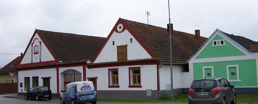 90. let 19. století, v okrajových částech sídel se mohou nacházet stavby mladšího data. Tato zástavba nahradila původní roubenou architekturu.