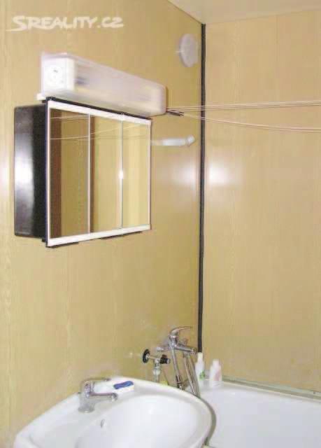 Rumunská 1798/1, 120 00 Praha Telefon: +420 222 074 403 www.menreality.cz 5) Byt o velikosti 3+1 Lokalita: ul.