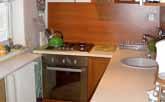 Výmera 69 m 2, 1x presklenná loggia, 1x balkón, poschodie 3/12, orientácia V/Z. ID: 4685 Tel: 0901 72 21 21 92.