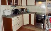 ID: 1477 Tel: 0911 608 222 Cena v RK TIP: Sady n. Torysou - Zdoba RD o rozlohe 300 m 2, poz. 1039 m 2. Prízemie komplet rekonštr., poschodie novostavba - podl.