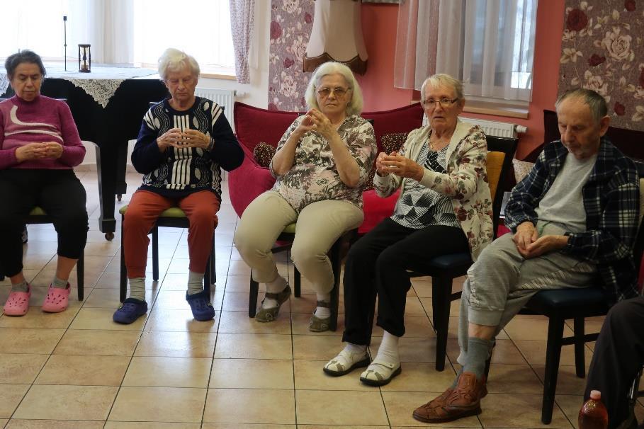 aktivizační pracovnice.