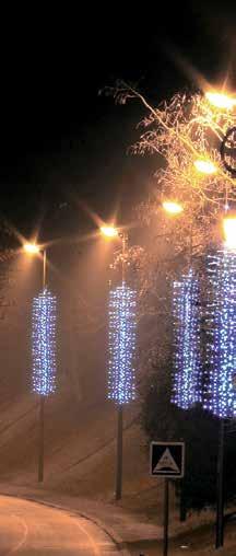 Speciální světelné girlandy LED 230 V LED GIRLANDY VĚTVIČKY 230 V - prodlužovací stálesvítící Girlandu VĚTVIČKY lze prodloužit max. 14x až do celkové délky 49 metrů na jeden napájecí přívod.