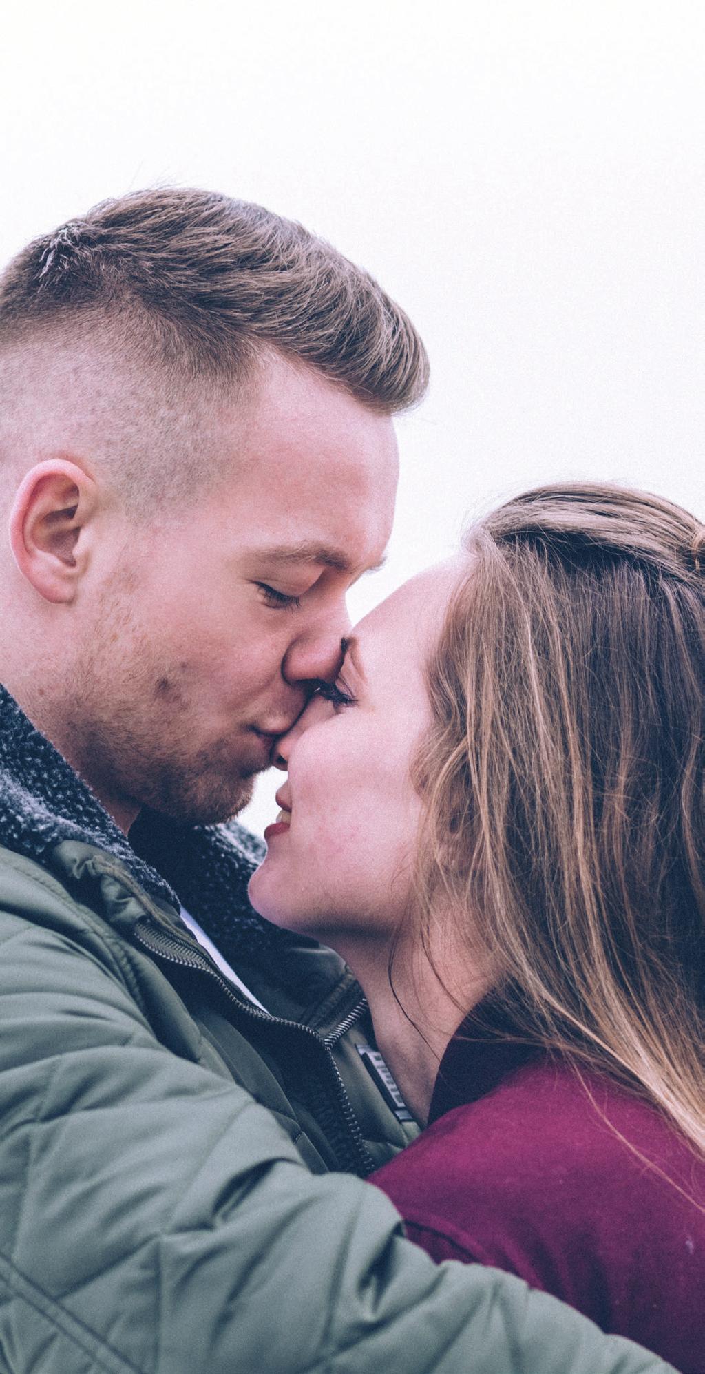 Další sexuálně přenosné choroby Získání nějaké sexuálně přenosné choroby v posledních 6 měsících (před vstupní prohlídkou) je indikátorem zvýšeného rizika sexuální infekce HIV.