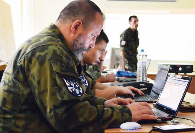 Mnohonárodní prapor vojenské police NATO cvičil v Liptovském Mikuláši Splnil hlavní úkol Mnohonárodní prapor vojenské policie NATO (NATO MNMPBAT), složený z vojenských policistů České republiky,