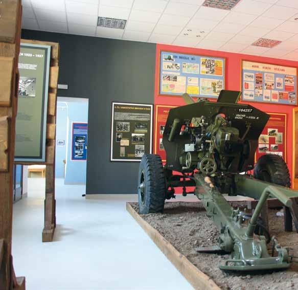 Hranická posádka prezentuje svoji historii i současnost Stálá expozice V kasárnách generála Otakara Zahálky v Hranicích byla slavnostně otevřena Stálá expozice posádky Hranice.