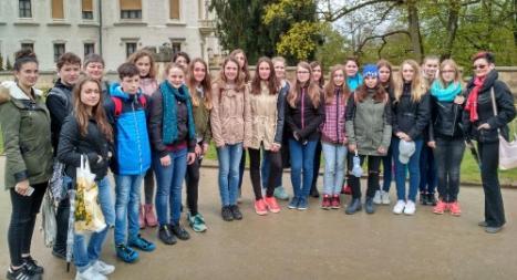 14. Škola a její zapojení do rozvojových a mezinárodních programů V rámci rozšíření výuky německého jazyka pokračuje spolupráce a partnerství se základní školou v rakouském Taufkirchenu.