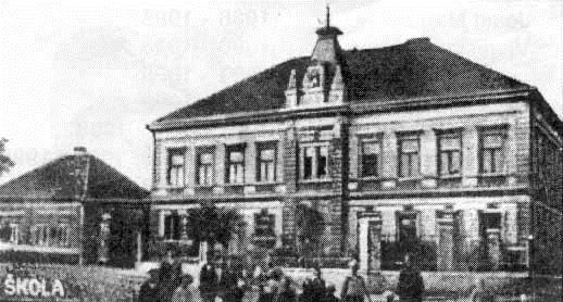 ihned zaslány c. k. Okresní školní radě, která je přípisem z 28. května 1903 schválila.