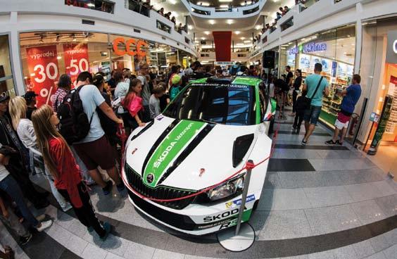 RALLY jízda ve Zlatém jablku Část programu výstavy automobilů a motocyklů CZECH DRIVE proběhne premiérově v Obchodním a zábavním centru Zlaté jablko.