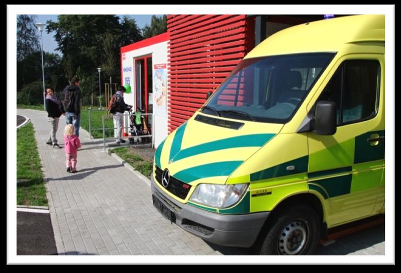 CPR figurína s umělým dýcháním a možností intubace