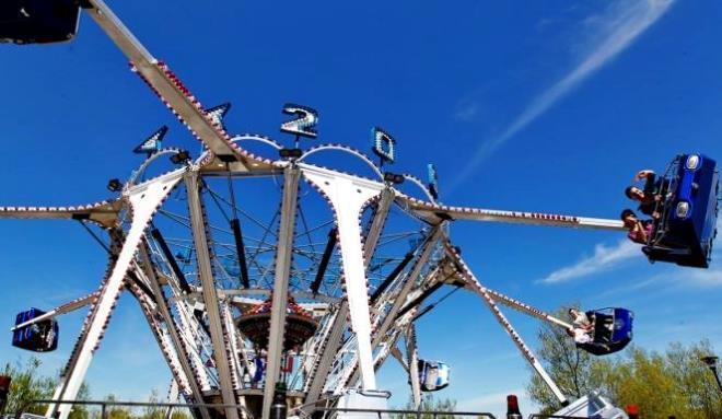 EUR 26 toboganov a šmýkačiek (6 celoročných) a 300 iných atrakcií Tropical Paradise, Wellness Paradise, Funpark Tatralandia, Liptov Arena, Hurricane Factory,