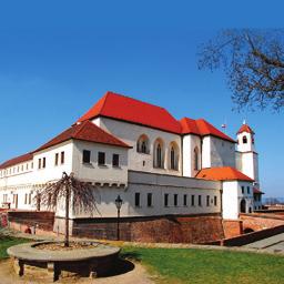 stolním tenise a průběžné klubové soutěže v bowlingu pořádal klub dvě významné meziklubové akce.