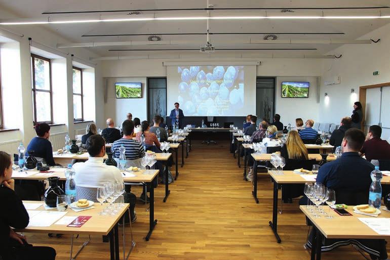 2. Informace dle zákona o obecně prospěšných společnostech Přehled kurzů a seminářů v roce 2017 Kurz Lektor Počet kurzů Počet účastníků Úvod do degustace vína doc. Ing. Josef Balík, Ph.D.