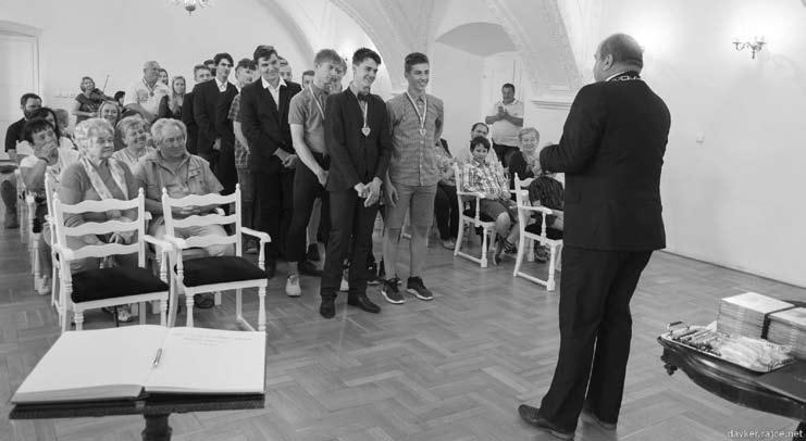 Foto: ČMSHb Letohradští hokejbalisté si k třicátým narozeninám svého klubu nadělili hned ty nejcennější kovy.