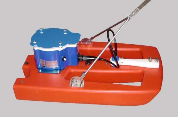 elektronikou upevněná na člunu (trimaranu), o kapesní PC (PDA), příp. lze použít i notebook. Měření může technicky provádět jediný pracovník (mimo nebezpečných nebo povodňových situací).