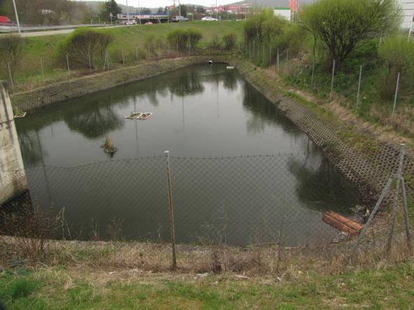 V příspěvku je také věnována pozornost problematice hodnocení znečištění sedimentů vyjádřeného ukazatelem C10-C40, který může indikovat jak znečištění ropnými produkty, tak i přírodně vytvořenými
