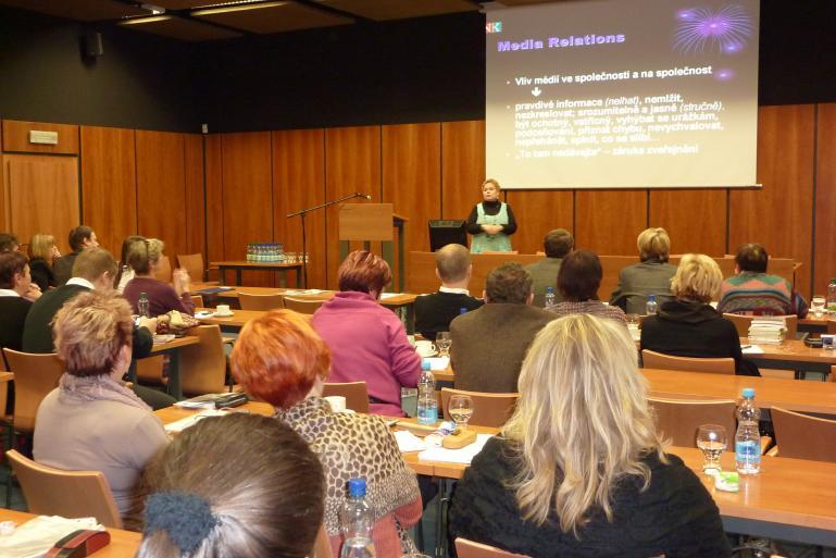 Ve snaze o sjednocení a koordinaci výkonu regionálních služeb v JMK a k zajištění výkonu jednotlivých činností se v roce 2011 konaly dvě porady ředitelů pověřených knihoven, z toho jedna se zástupci