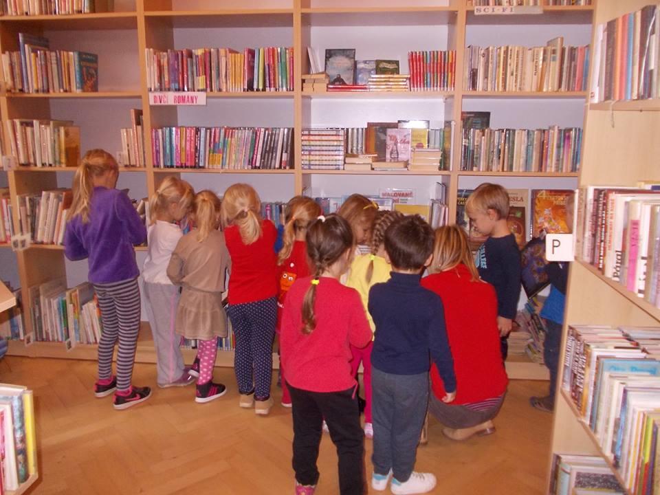 Děti v Místní knihovně Bílovice 3.
