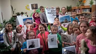 Aktivitami v rámci tohoto projektu knihovny v obcích a městech opět potvrdily, že jsou přirozenými komunitními centry a oblíbeným