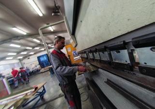SLUŽBY V OBLASTI MATERIÁLŮ > > Zpracování plechů CNC a NC technologií (viz