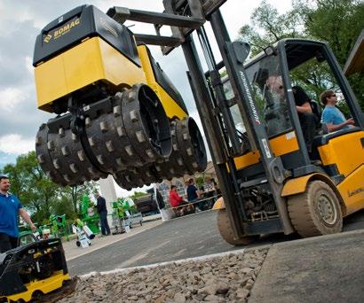 náhradních dílů a spotřebního materiálu pro všechny stroje značek z našeho sortimentu po dohodě jsme