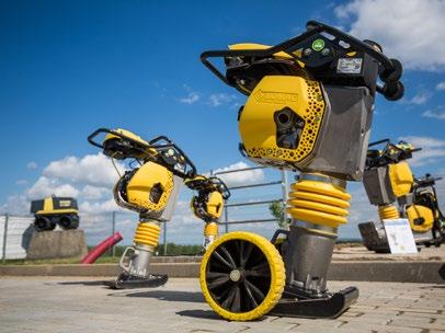 HUTNÍCÍ TECHNIKA BOMAG je celosvětový lídr v oblasti technologie hutnění a motorem
