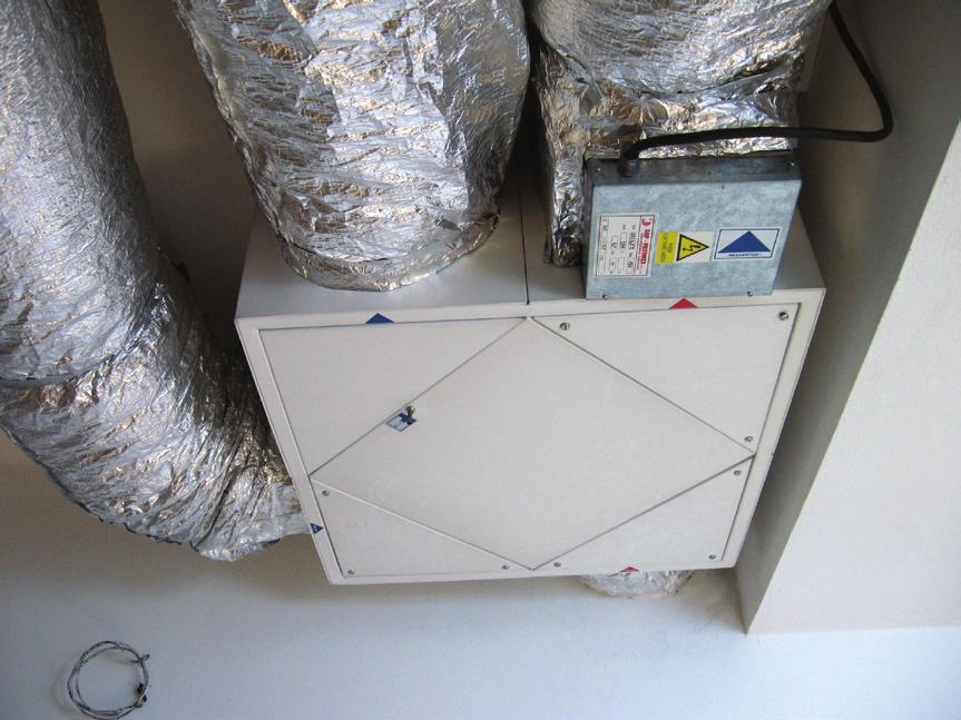 Radon stavební souvislosti II. 0,3 h 1 byla v místnosti změřena koncentrace radonu 720 Bq/m 3.