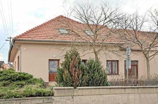 celkové zastavěné ploše 715 m 2 s možností půdní vestavby. G** 7 500 000 Kč ) 776 735 137 RD s 5 byty, Moravská Nová Ves Okres Břeclav, Moravská Nová Ves.