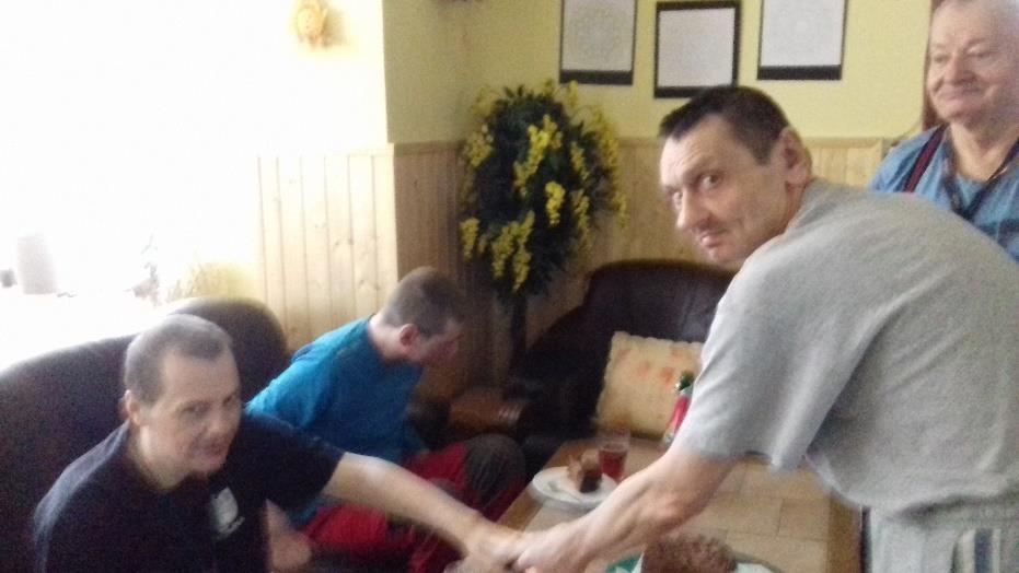 17 Narozeniny p. Jirsáka Dne 15.1.2018 oslavil své 41 narozeniny p. Honza Jirsák.